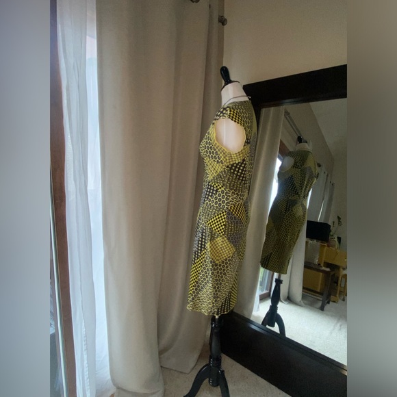 HOST PICK🌟 Alexander McQueen's Yellow Intarsia Knit Dress - Picture 6 of 11